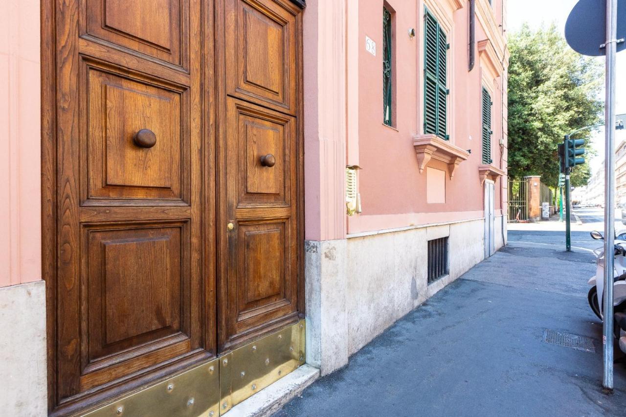 Iron Cityaus Termini Roma Dış mekan fotoğraf