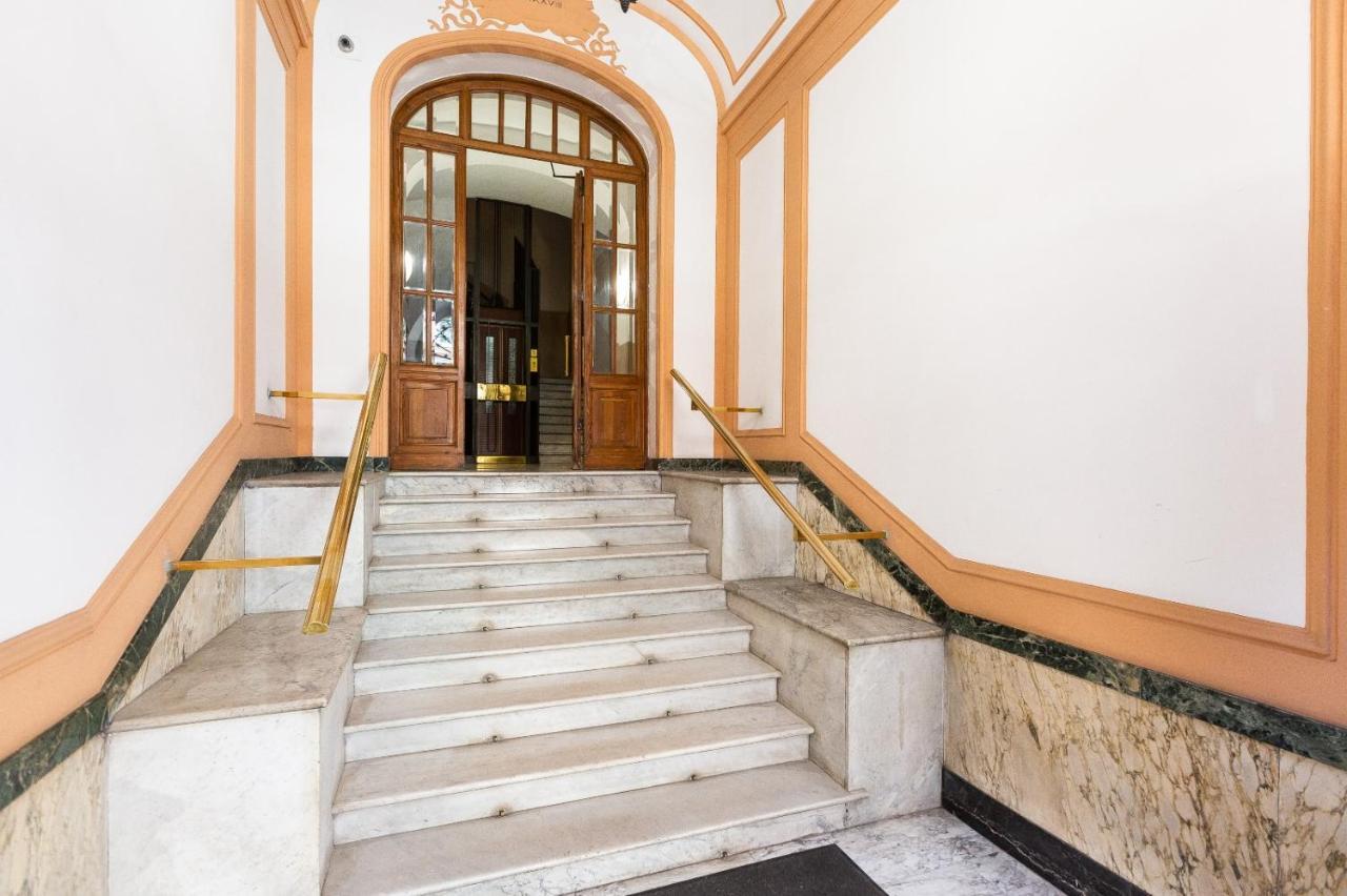 Iron Cityaus Termini Roma Dış mekan fotoğraf