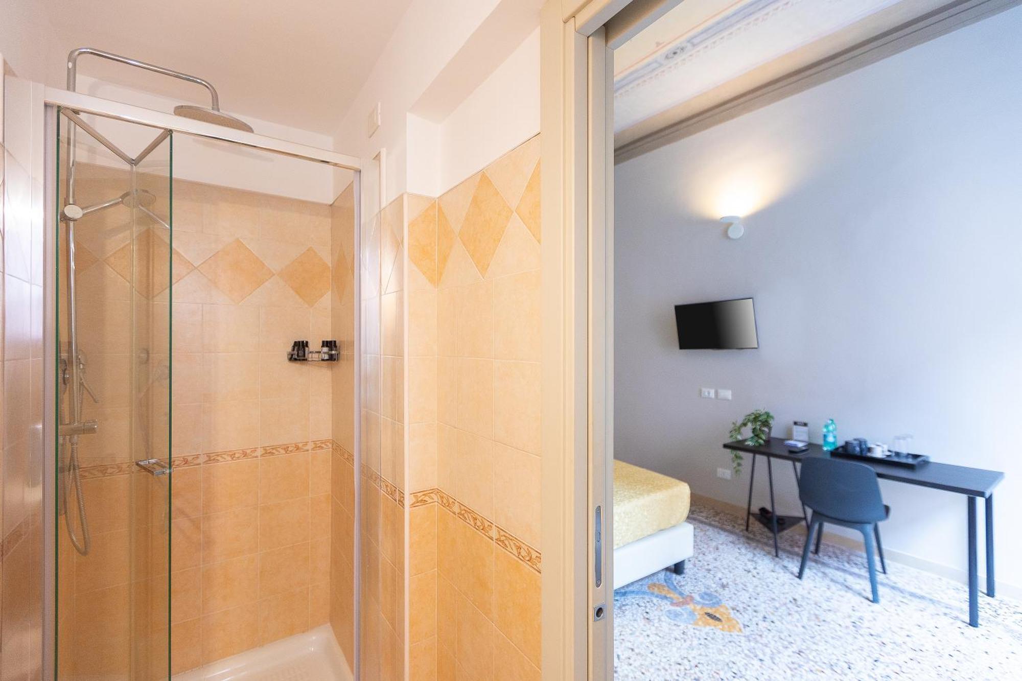Iron Cityaus Termini Roma Dış mekan fotoğraf