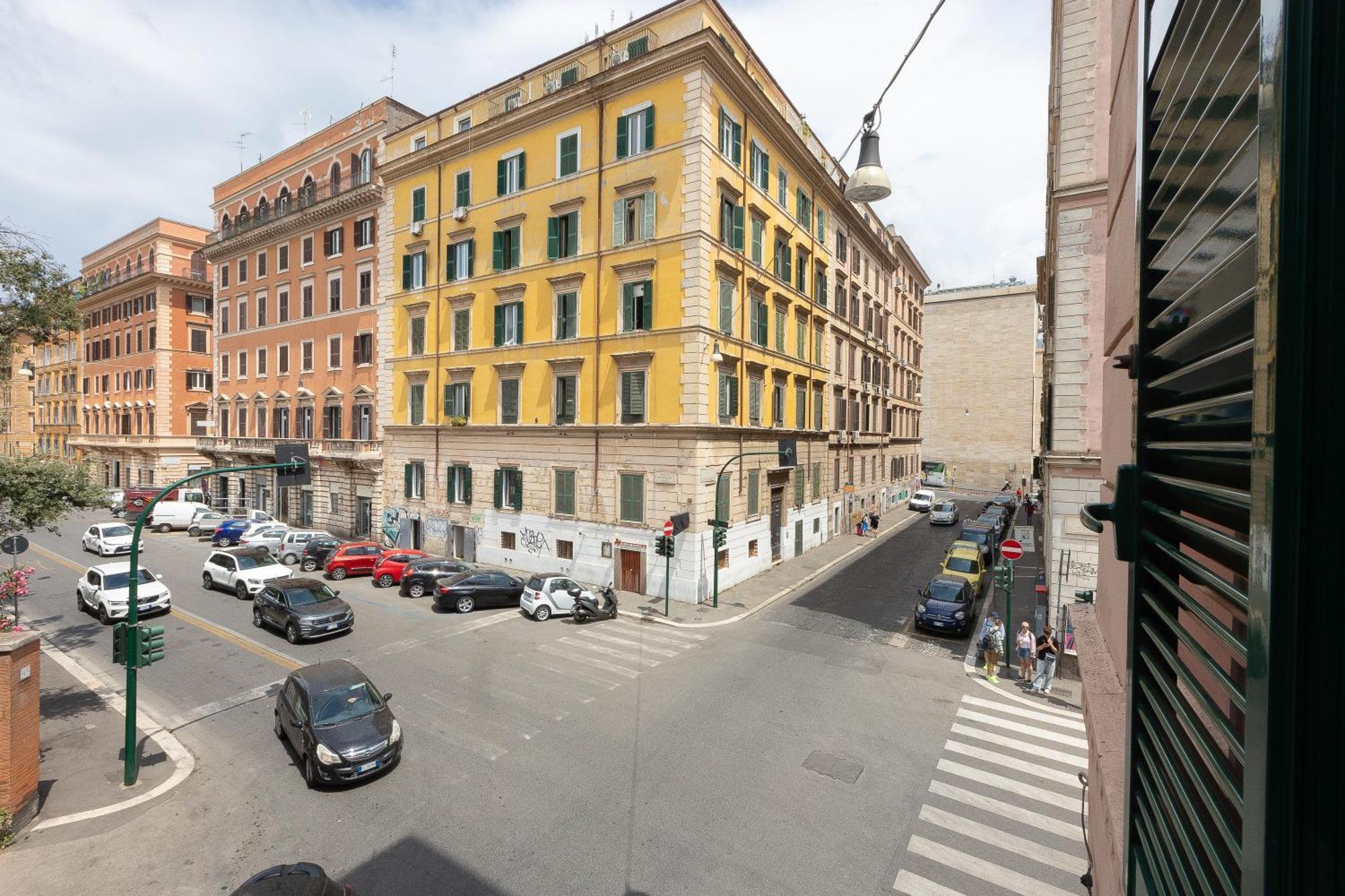 Iron Cityaus Termini Roma Dış mekan fotoğraf
